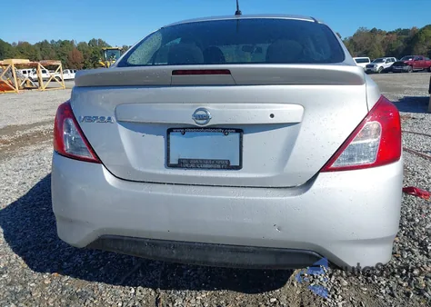 2017 Nissan Versa 1.6 S+ z USA, uszkodzony, nr VIN 3N1CN7AP7HL856772